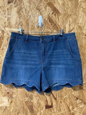 CATO Scallop Hem Denim Shorts, Size 16